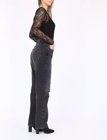 Body Only, negru