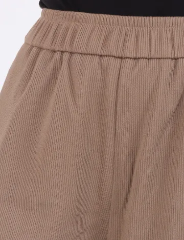 Pantaloni scurti SHEIN, maro
