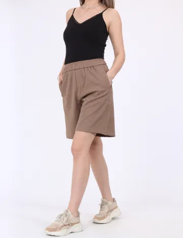 Pantaloni scurti SHEIN, maro