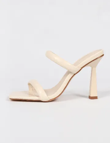 Saboti PRETTYLITTLETHING, crem