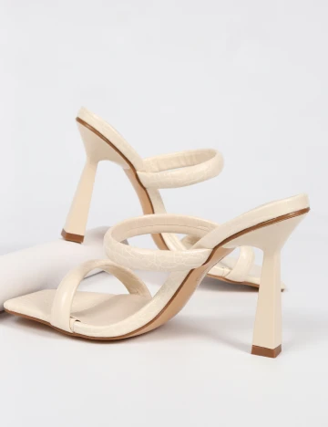 Saboti PRETTYLITTLETHING, crem