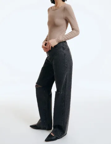 Body Reserved, bej