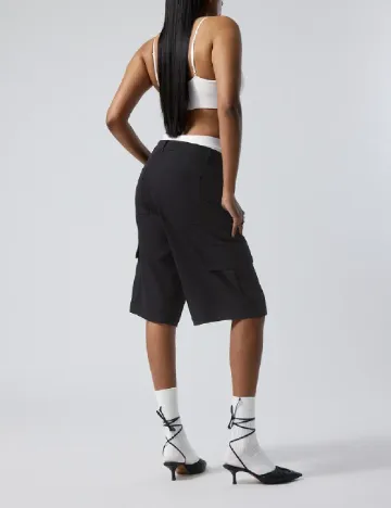 Pantaloni scurti Weekday, negru Negru