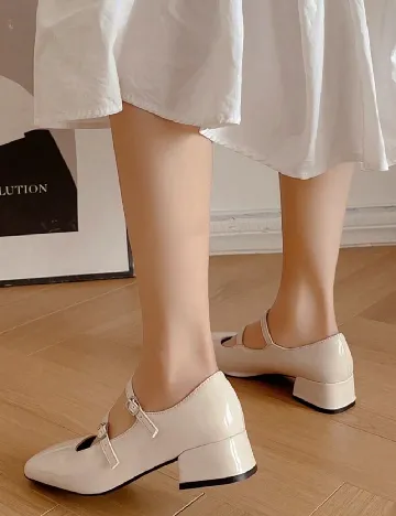 Pantofi SHEIN, crem