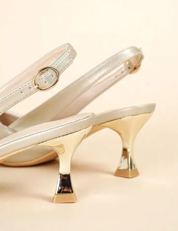 Pantofi SHEIN, bej