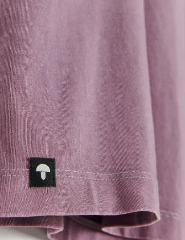 Tricou Reserved, mov