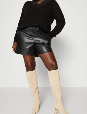 Pantaloni scurti Vero Moda Curve, negru
