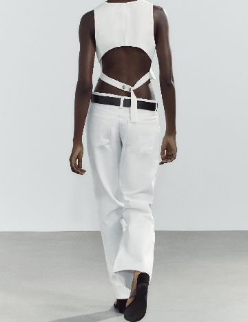 Vesta Zara, alb