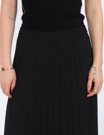 Fusta Only, negru