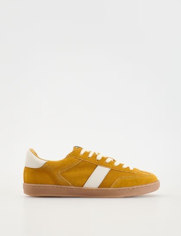 Adidasi Reserved, mustar