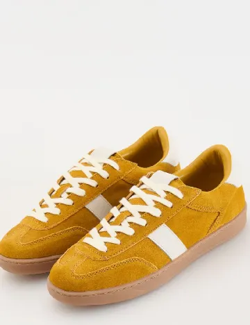 Adidasi Reserved, mustar