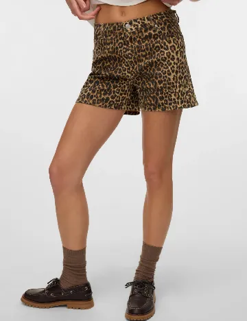 Pantaloni scurti Vero Moda, animal print