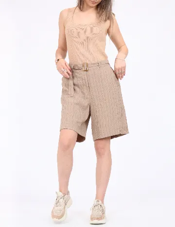 Pantaloni scurti Vero Moda, maro
