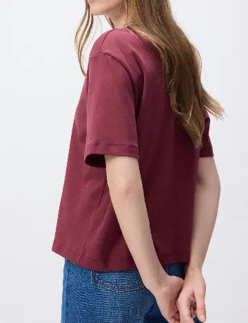 Tricou Reserved, visiniu