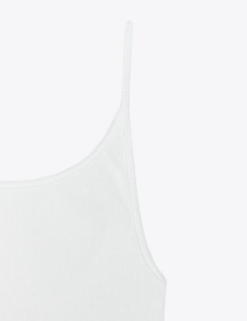 Maiou Zara, alb