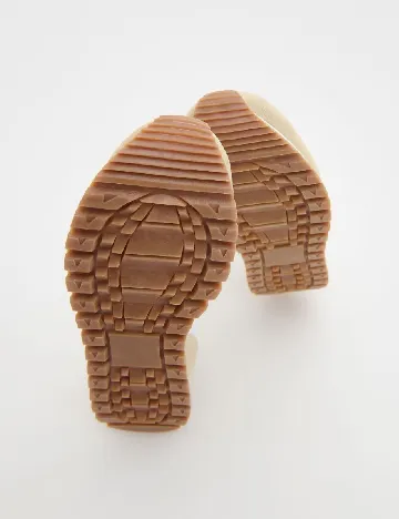 Adidasi Reserved, crem