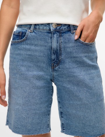 Pantaloni scurti Vero Moda, albastru
