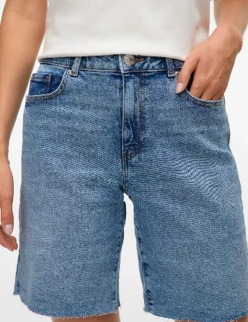 Pantaloni scurti Vero Moda, albastru