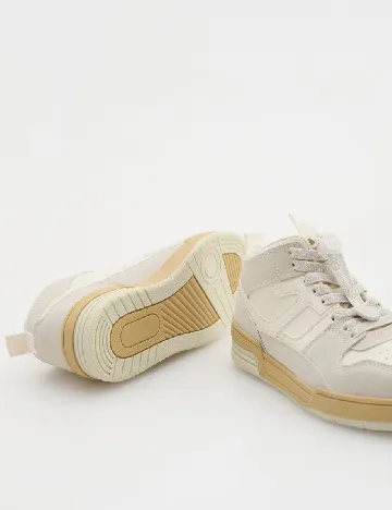Adidasi Reserved, crem
