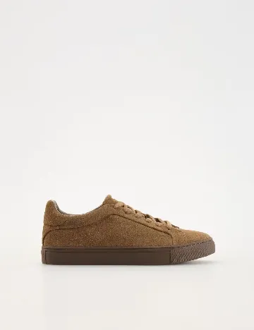 Adidasi Reserved, maro