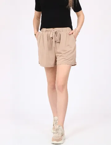 Pantaloni scurti Vero Moda, maro