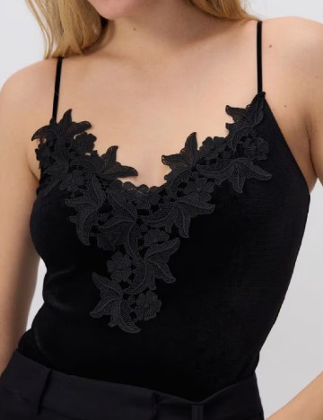 Body Reserved, negru