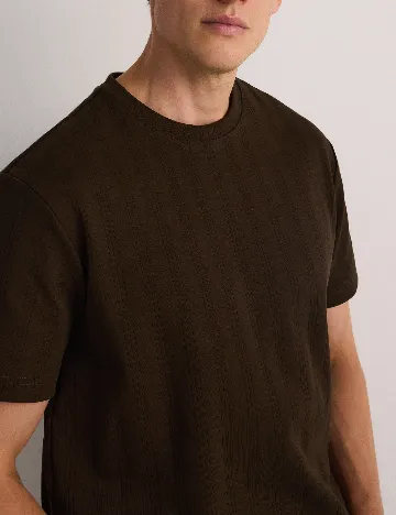 Tricou Reserved, maro