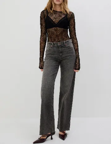Body Reserved, negru