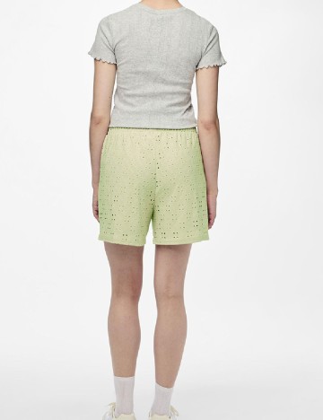 Pantaloni scurti Pieces, verde