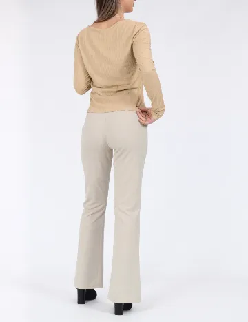 Cardigan Pieces, maro