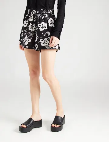 Pantaloni scurti Pieces, negru