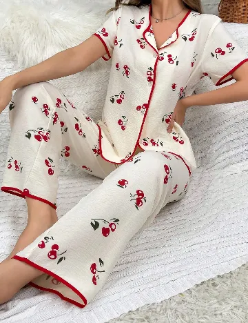 Pijama SHEIN, crem