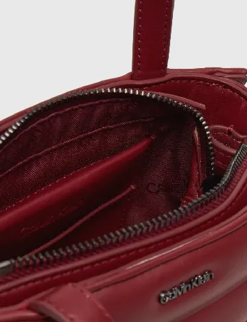 Geanta Calvin Klein, visiniu