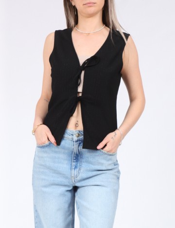Vesta Only, negru