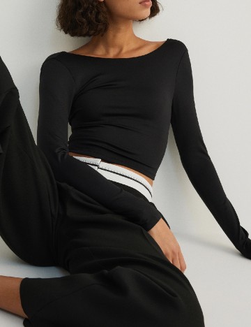 Top Reserved, negru