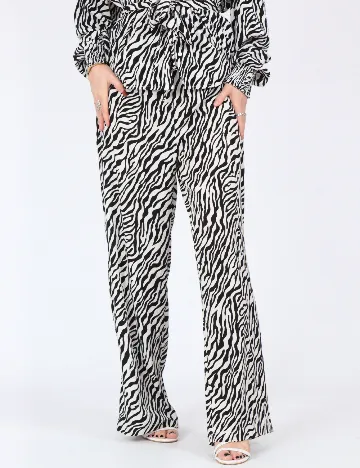 Pantaloni Only, alb/negru