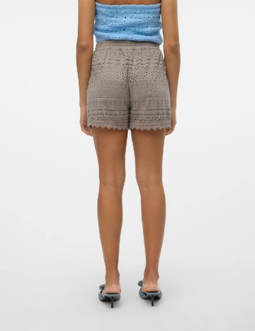 Pantaloni scurti Vero Moda, gri