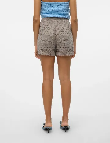 Pantaloni scurti Vero Moda, gri