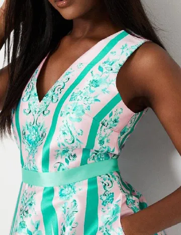 Rochie medie Coast, roz