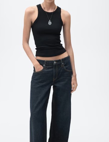 Maiou Mango, negru
