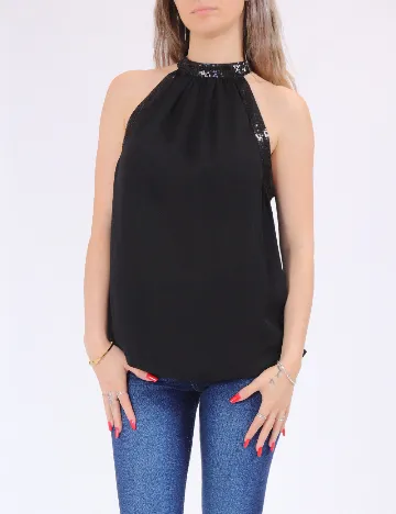 Maiou Jacqueline de Yong, negru