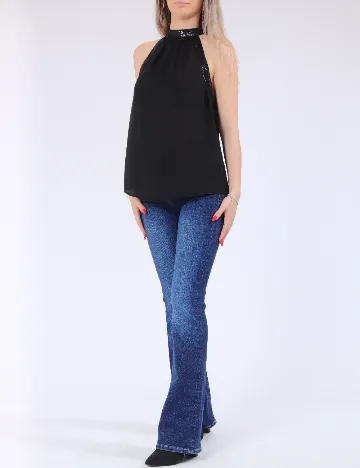 Maiou Jacqueline de Yong, negru