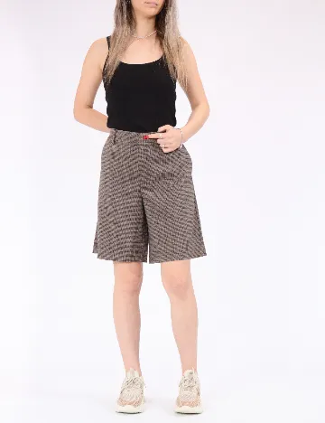 Pantaloni scurti Only, maro