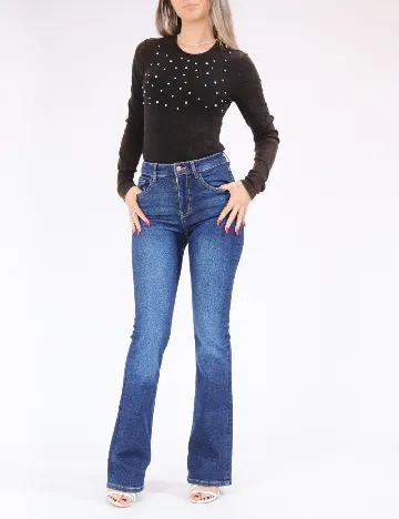 Body Only, negru