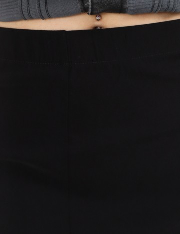 Fusta Only, negru