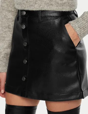 Fusta Only, negru