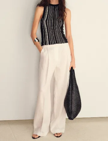 Maiou Mango, negru