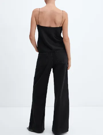 Maiou Mango, negru