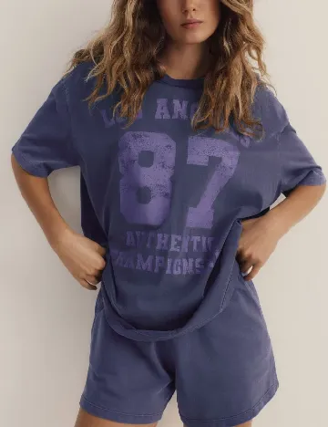Tricou Reserved, mov
