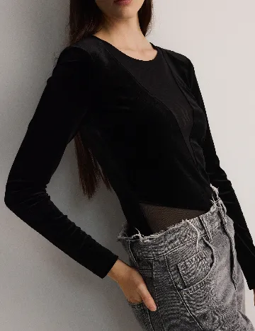 Body Reserved, negru